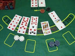 Studio VIP Roulette dengan dealer profesional dan roda kasino berkualitas tinggi